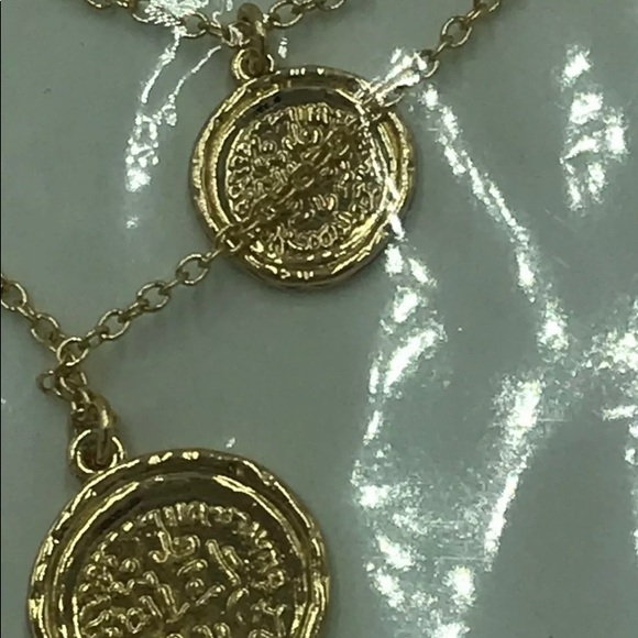 Amber Sceats Double Coin Necklace Gold Toned New - Picture 4 of 5
